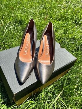 Calvin Klein Gayle Pump Size 8